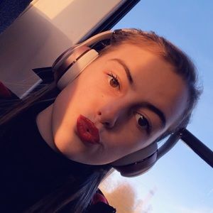 Meet your Posher, Haley